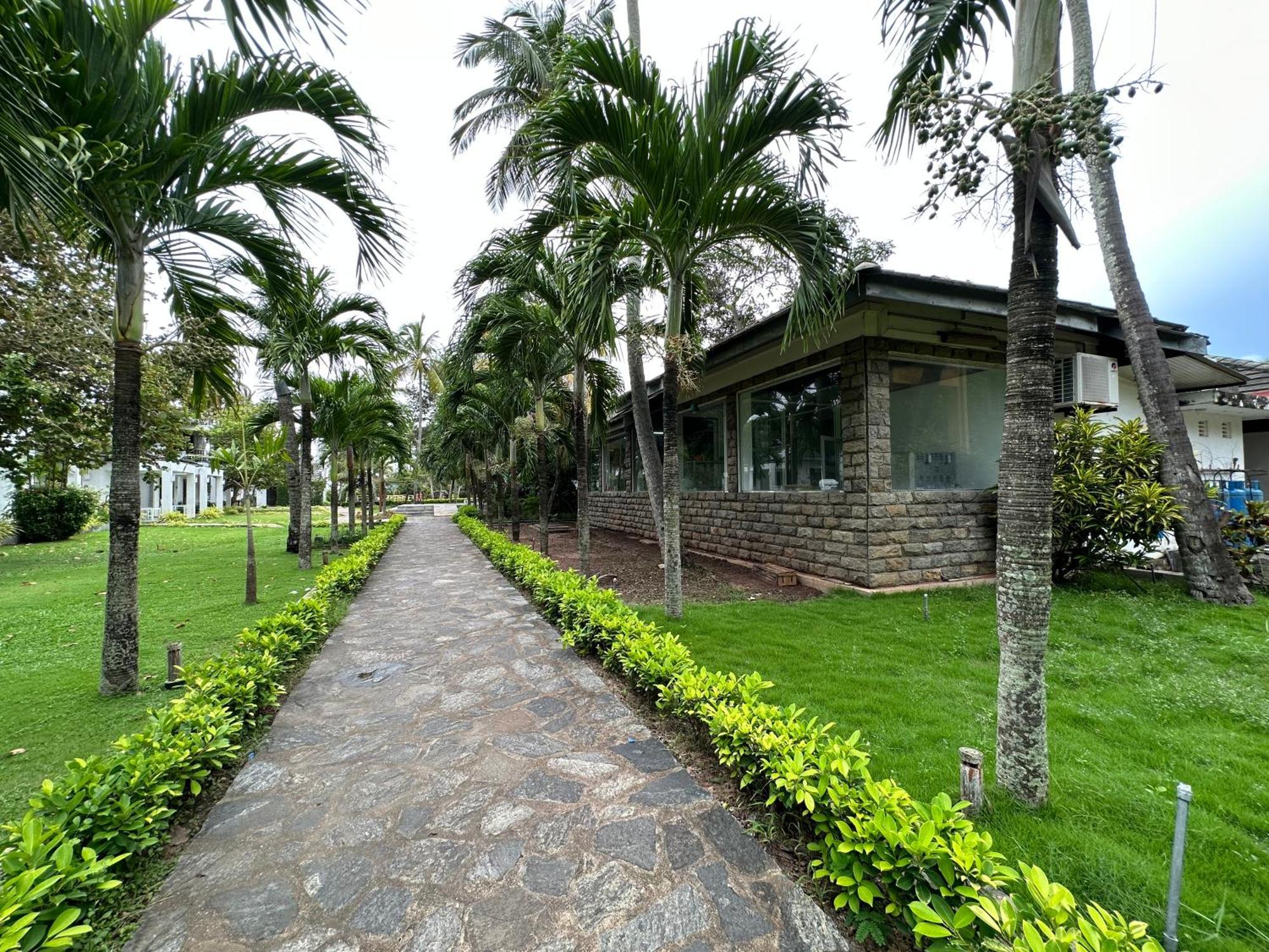 Amaluna Resorts Negombo Exterior photo