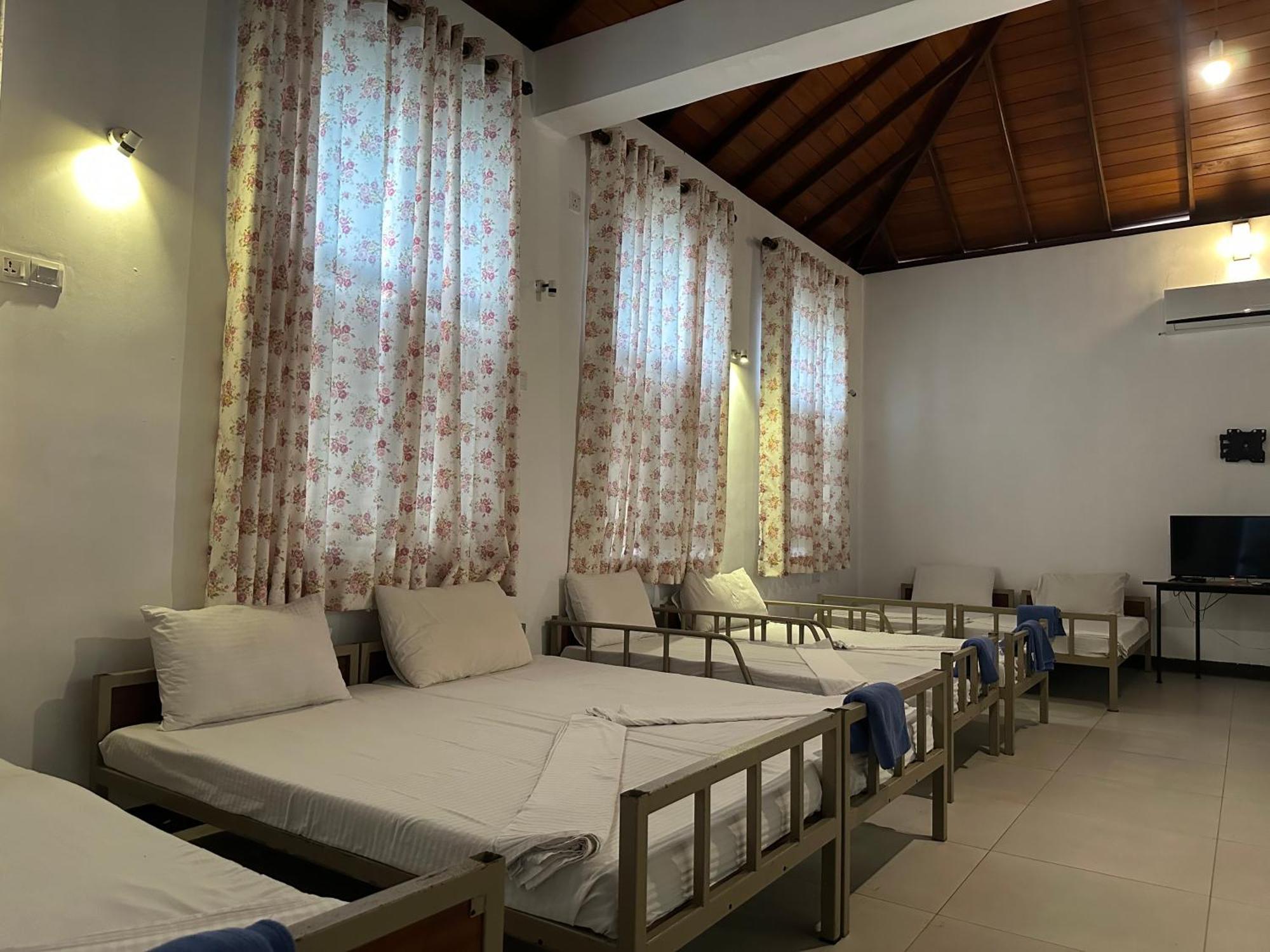 Amaluna Resorts Negombo Exterior photo
