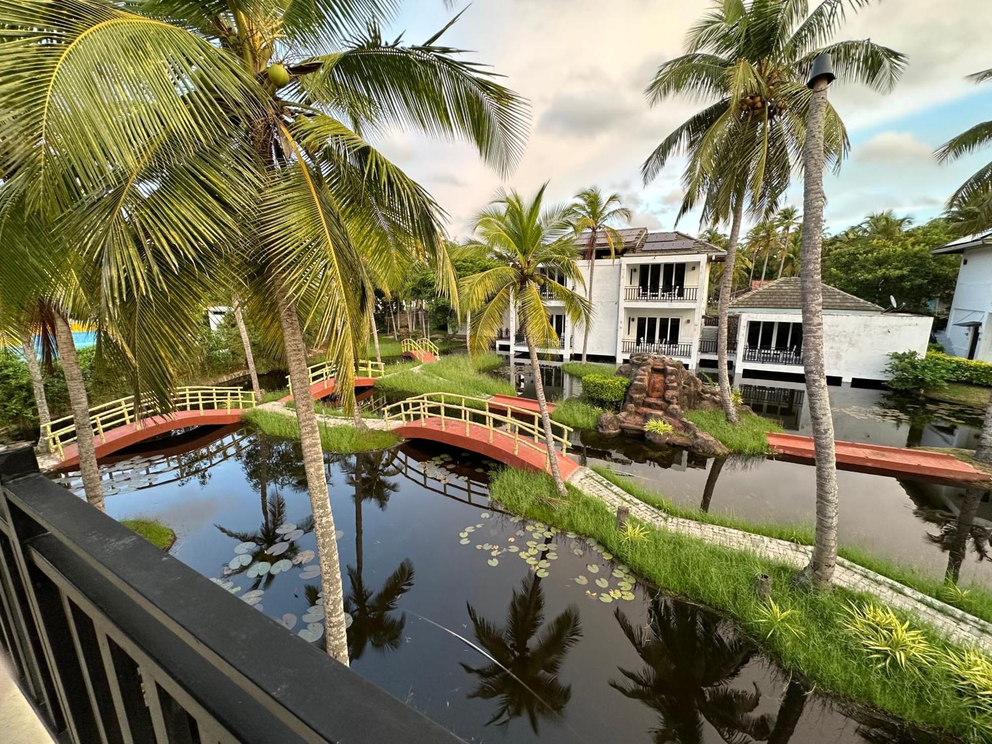 Amaluna Resorts Negombo Exterior photo