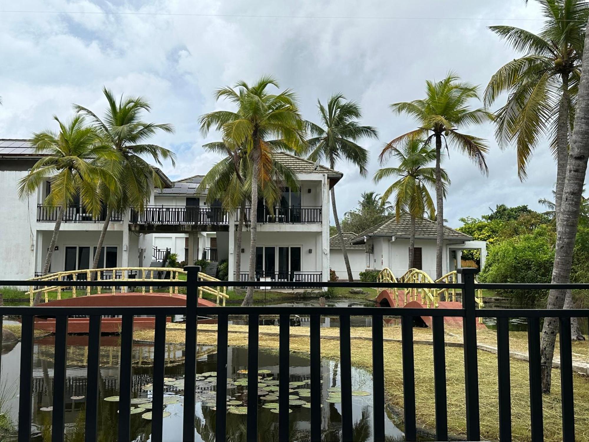 Amaluna Resorts Negombo Exterior photo