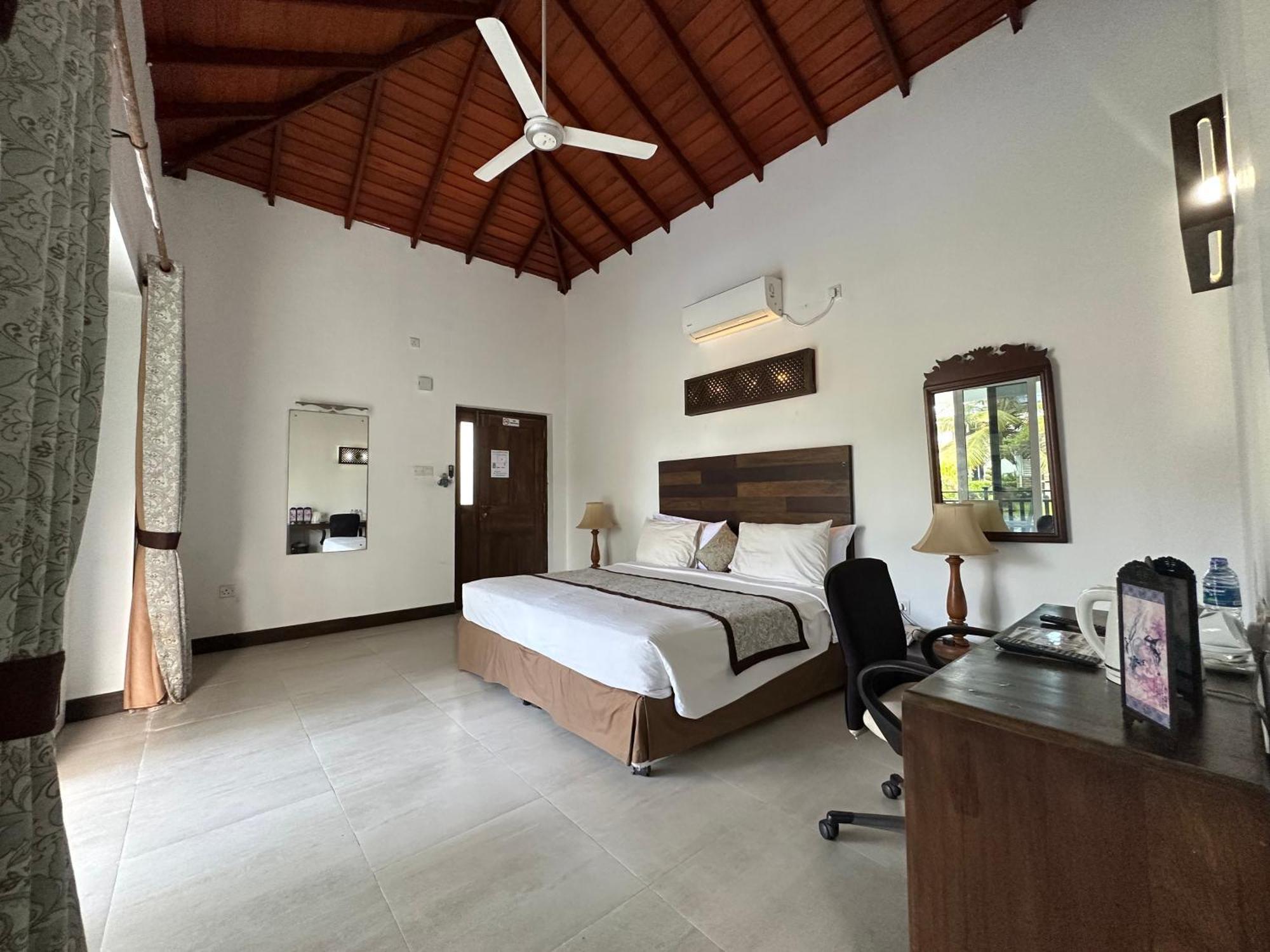 Amaluna Resorts Negombo Exterior photo
