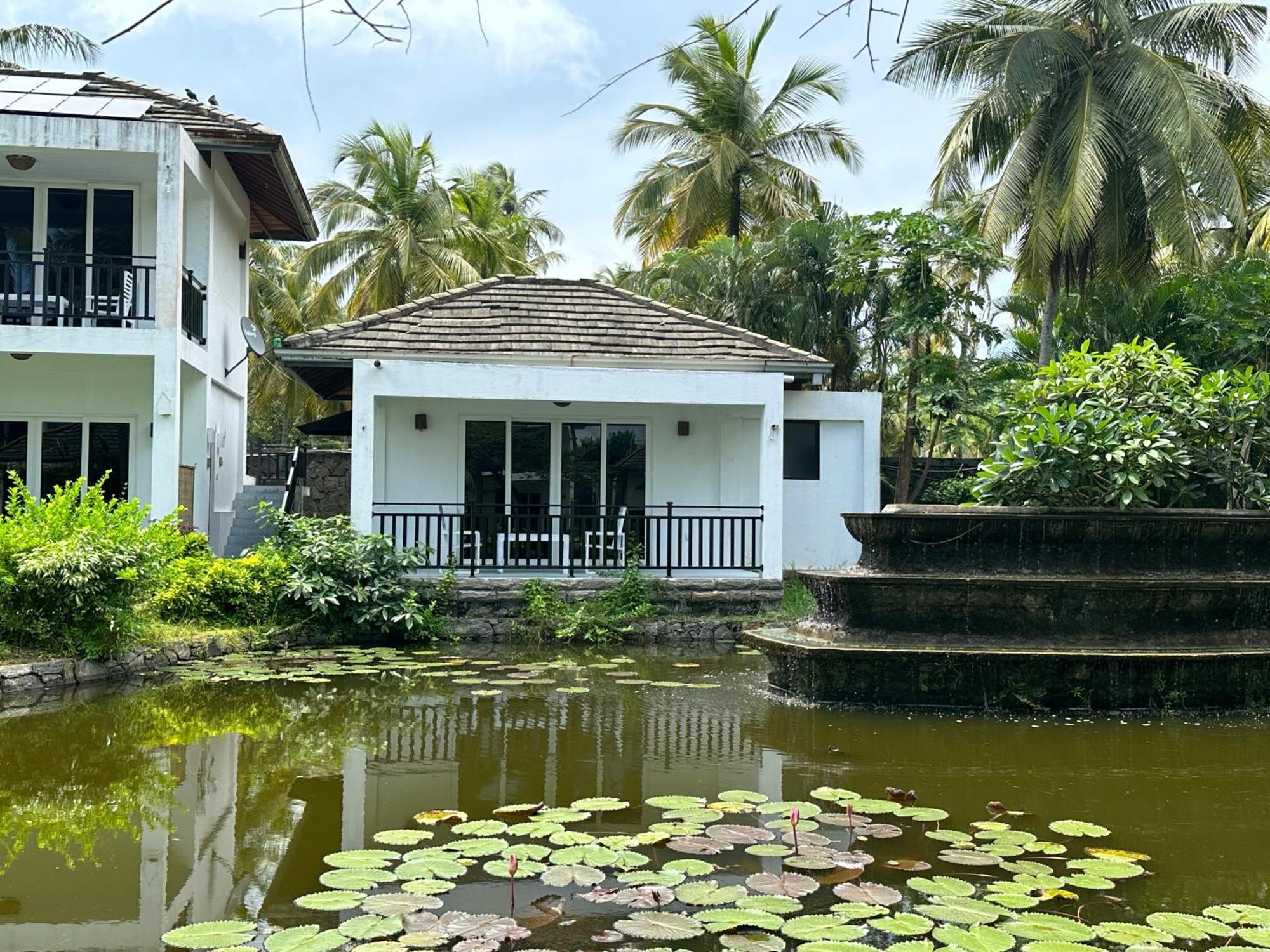 Amaluna Resorts Negombo Exterior photo