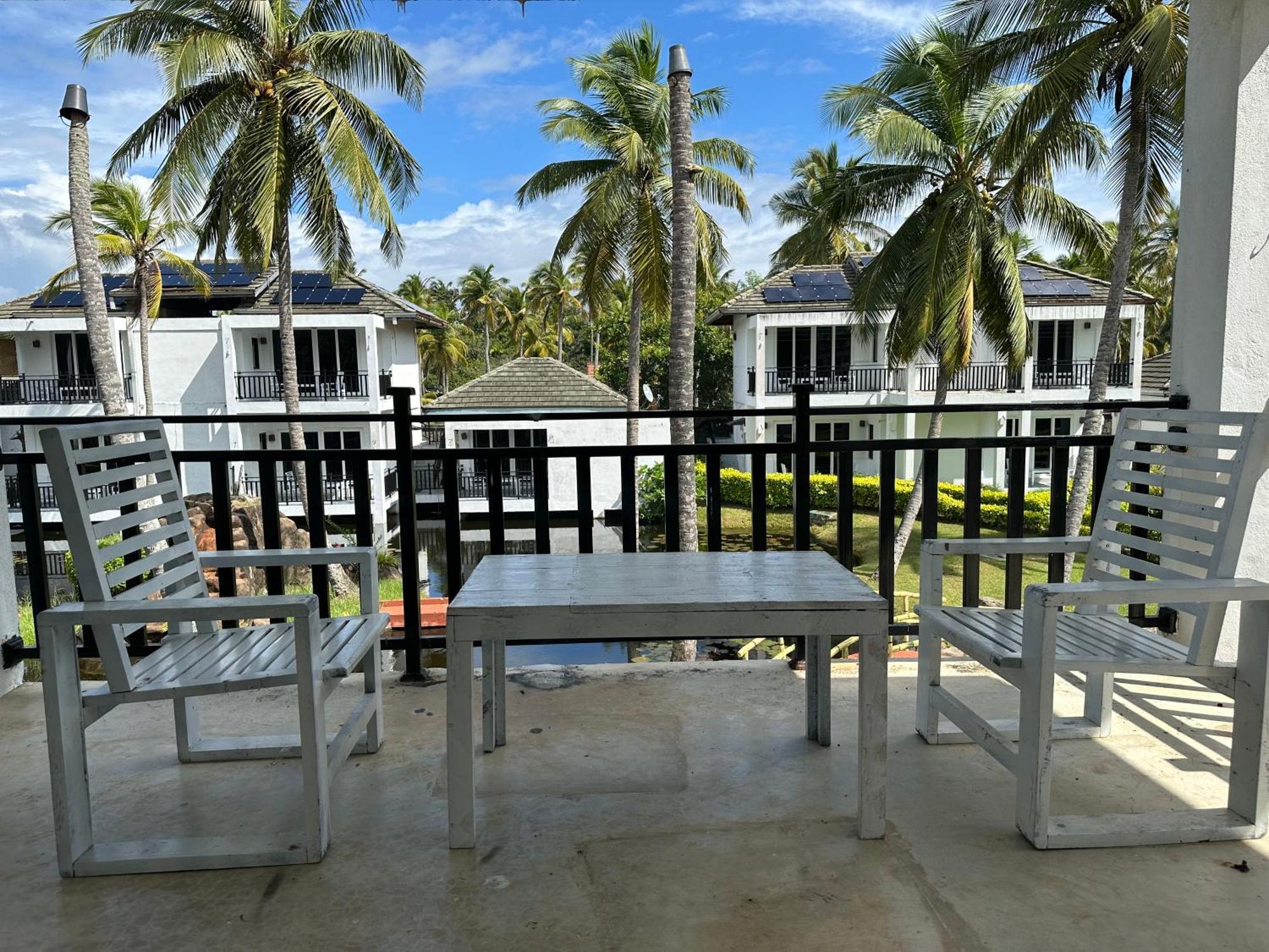 Amaluna Resorts Negombo Exterior photo